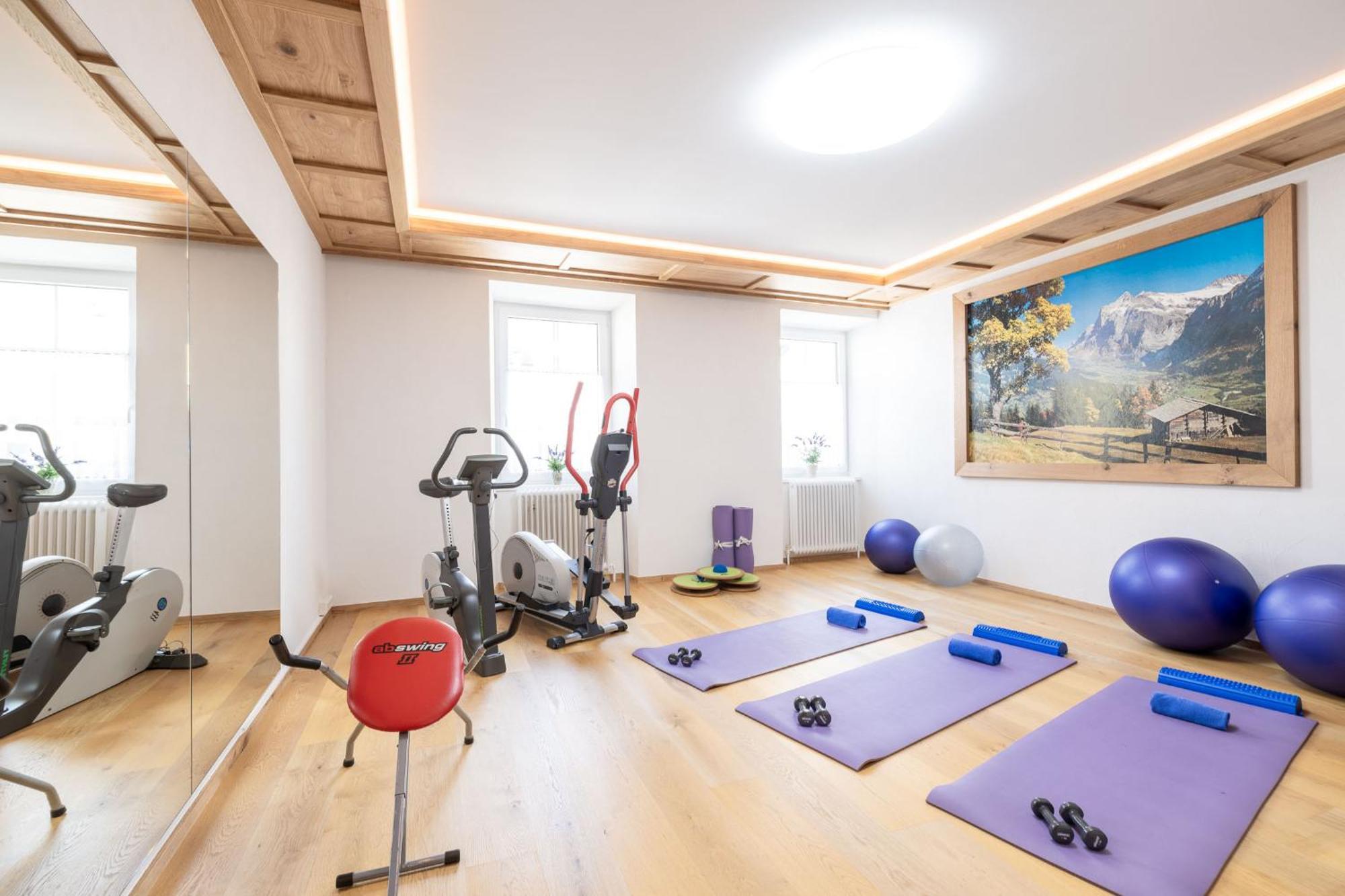 Oerglwirt Ferienwelt - Hotel Post Oerglwirt Mariapfarr Ngoại thất bức ảnh